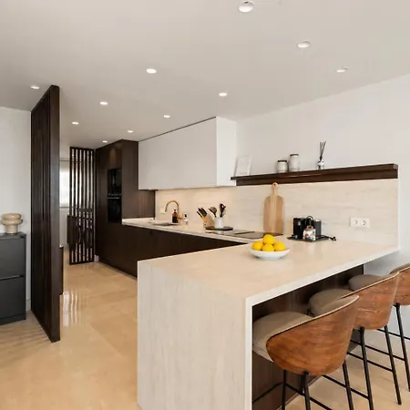 New Luxury Penthouse Rooftop Jacuzzi & Sea View فندق *