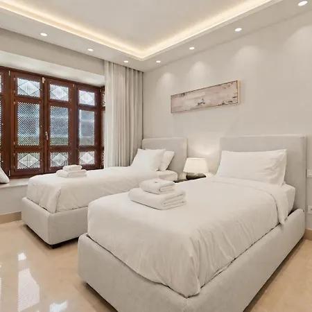 فندق New Luxury Penthouse Rooftop Jacuzzi & Sea View ماربيا