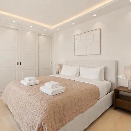 New Luxury Penthouse Rooftop Jacuzzi & Sea View فندق ماربيا