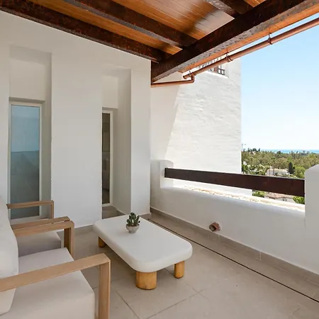 New Luxury Penthouse Rooftop Jacuzzi & Sea View فندق